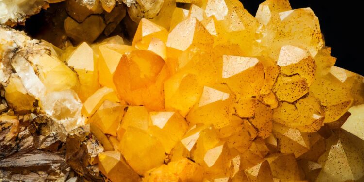 Citrinul – cristalul optimismului și renașterii